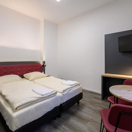 Royale Apartaments Central City كولونيا المظهر الخارجي الصورة