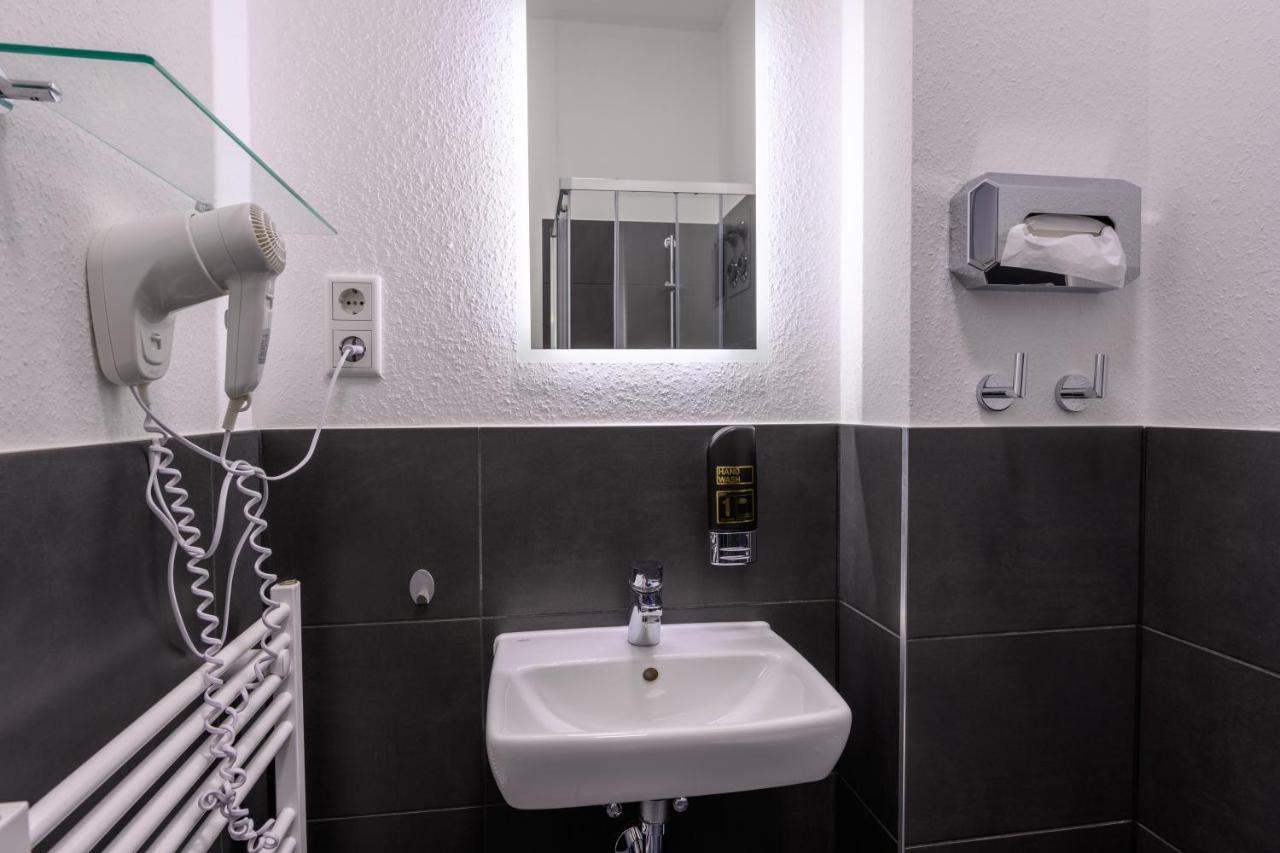Royale Apartaments Central City كولونيا المظهر الخارجي الصورة